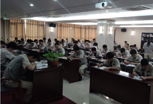 素質就業(yè)，技能立業(yè)